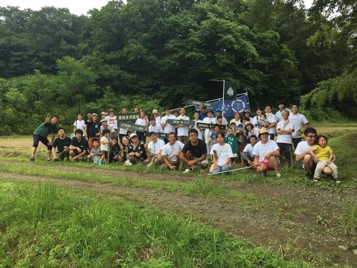 農福連携農場で「谷津田米」の米作りに参加したプロジェクトメンバー
